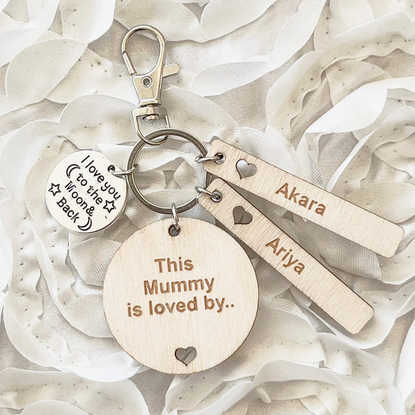 Rustic Round shaped Personalised Keyring for mum